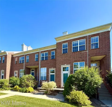 1870 Lindsay Ln, Ann Arbor, MI 48104