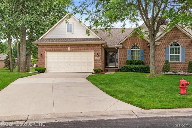 22745 Coachlight Cir, Taylor, MI 48180