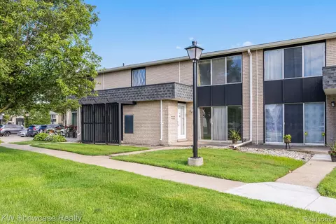 30167 Lorraine Ave, Warren, MI 48093