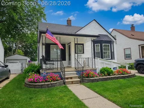 23776 Normandy Ave, Eastpointe, MI 48021