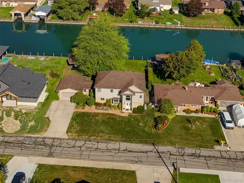 7214 Cardinal St, Clay, MI 48001