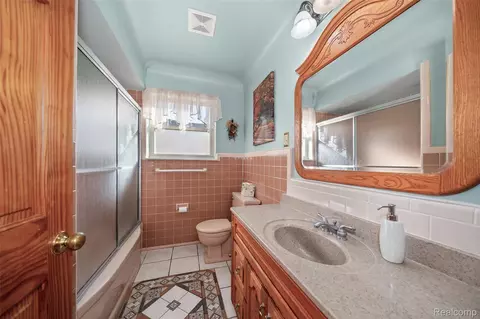 Bath - 7214 Cardinal St, Clay, MI 48001 photo 5 of 6