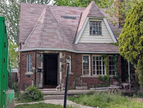 12283 Kilbourne St, Detroit, MI 48213
