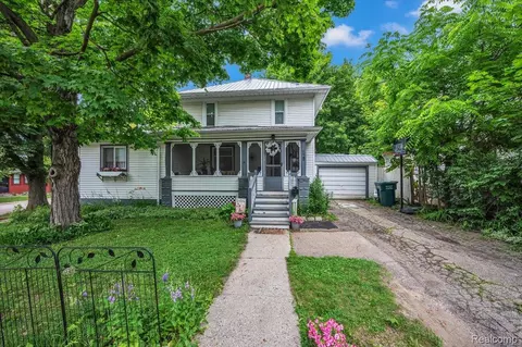 128 Fox St, Lapeer, MI 48446