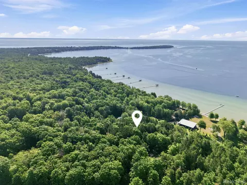 12820 N Northport Point Road Rd, Leelanau, MI 49670