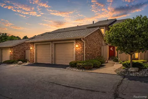 5736 Woodland Vw, Independence, MI 48346
