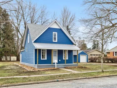 35930 Washington St, Richmond, MI 48062