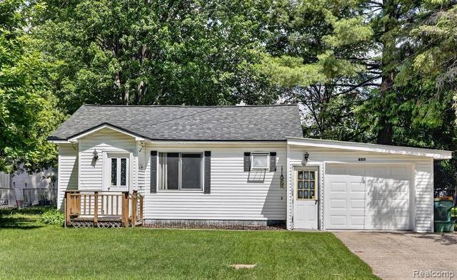706 N Ionia St, Gladwin, MI 48624