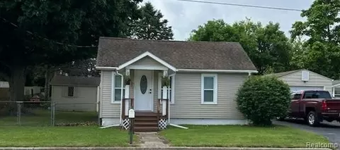 8083 Crapo St, Swartz Creek, MI 48473