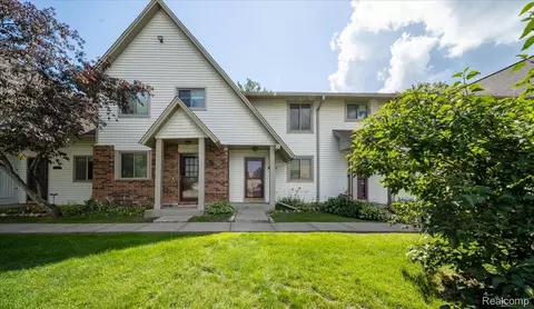 7310 Bluewater Dr, Springfield, MI 48348