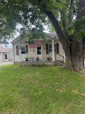 1124 W Parkwood Ave, Flint, MI 48507