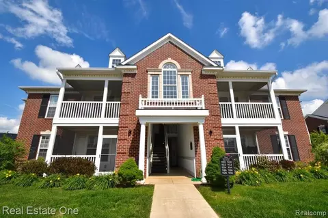 934 W Summerfield Glen Cir, Scio, MI 48103