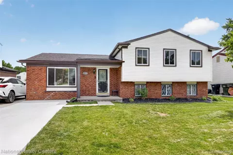 40014 Eagle Dr, Sterling Heights, MI 48310