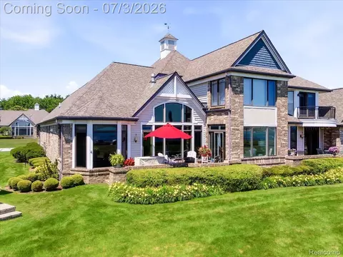 1564 Edison Shores Pl #28, Port Huron, MI 48060