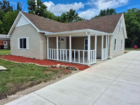 29240 Mcdonald St, Roseville, MI 48066