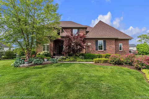 22779 Bedford Ct, Lyon, MI 48167