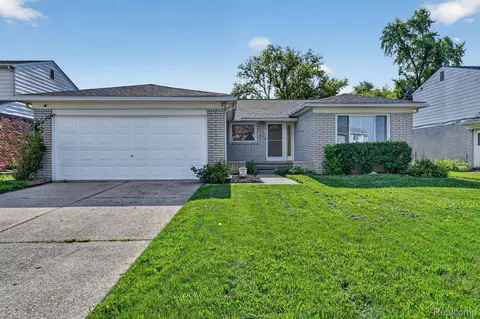 27066 Sutherland St, Southfield, MI 48076