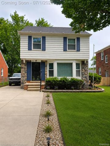 1168 N Vernier Rd N, Grosse Pointe Woods, MI 48236