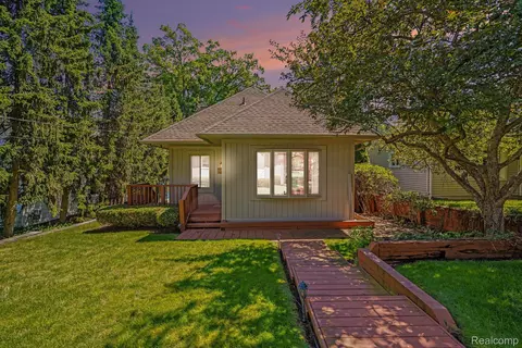 1792 Lockwood, Highland, MI 48356