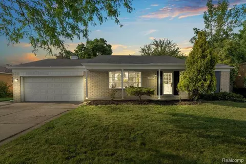 19039 Elsmere Ave, Eastpointe, MI 48021