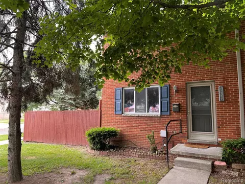 25709 Salem #74, Roseville, MI 48066