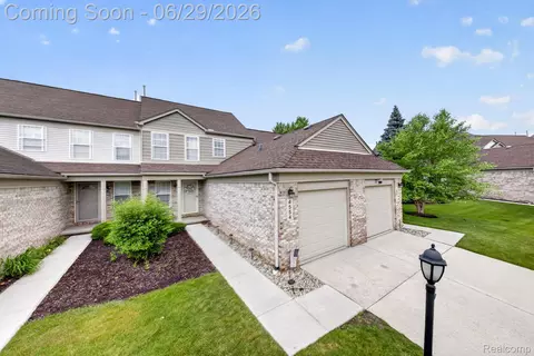 4554 Hunters Cir E, Canton, MI 48188
