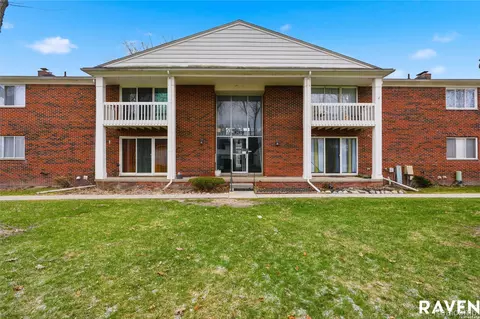 42450 Sheldon Pl #212, Clinton Township, MI 48038