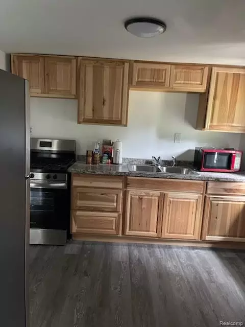 334 S 24th St, Buena Vista, MI 48601