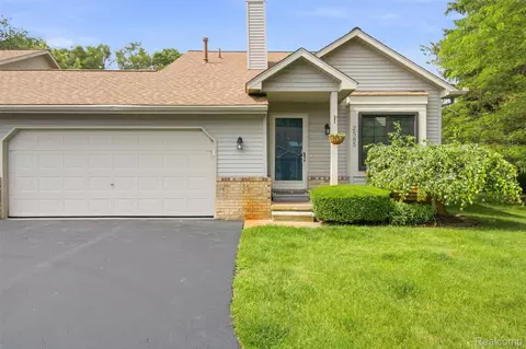 2585 S Commerce Rd, Wolverine Lake, MI 48390