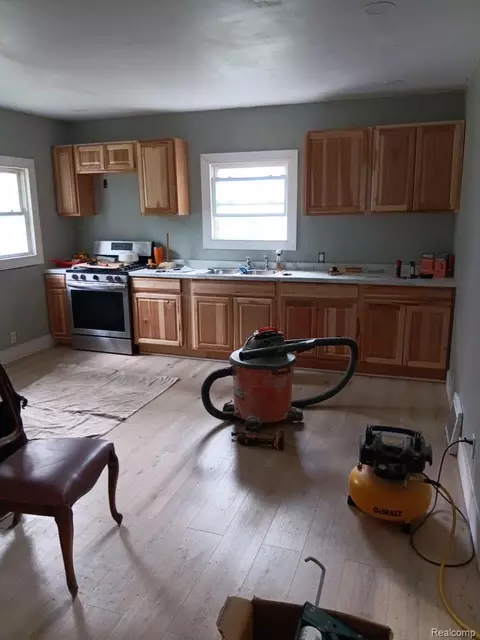 414 S Oakley St, Saginaw, MI 48602