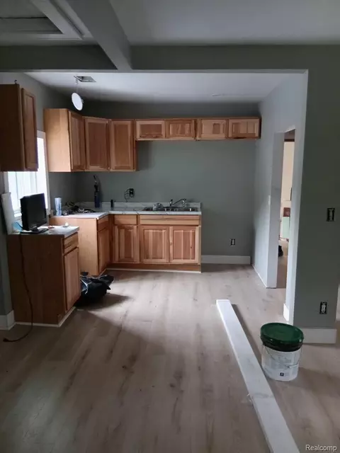 414 S Oakley St, Saginaw, MI 48602