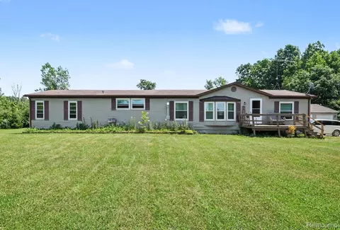 4242 Skelton Rd, Deerfield, MI 48421