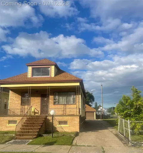 13814 Newbern St, Hamtramck, MI 48212