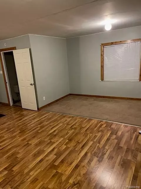 639 S 28th St, Buena Vista, MI 48601