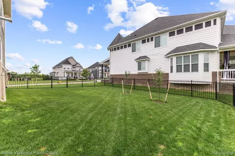 Exterior - 19376 Ryan Dr, Macomb, MI 48042 photo 7 of 7