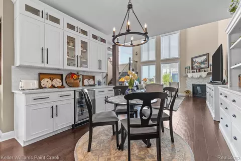 Dining - 19376 Ryan Dr, Macomb, MI 48042 photo 2 of 4
