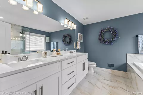 Bath - 19376 Ryan Dr, Macomb, MI 48042 photo 2 of 6