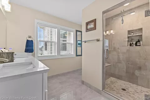 Bath - 19376 Ryan Dr, Macomb, MI 48042 photo 6 of 6