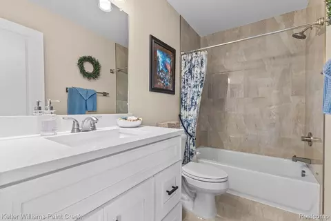 Bath - 19376 Ryan Dr, Macomb, MI 48042 photo 4 of 6