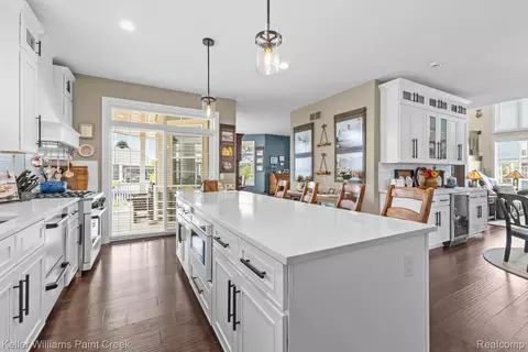Kitchen - 19376 Ryan Dr, Macomb, MI 48042 photo 2 of 6