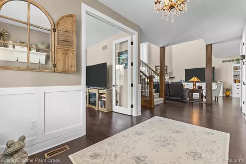 Entry Way - 19376 Ryan Dr, Macomb, MI 48042 photo 2 of 6