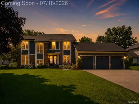 2545 Cedar Key Dr, Lake Orion, MI 48360