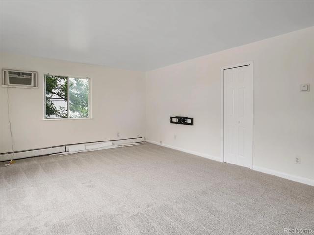 38576 Meadowdale St, Clinton Township, MI 48036