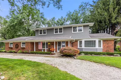 5321 S Nocturne Ln, Shelby Township, MI 48316