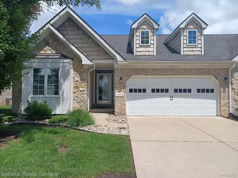 15752 Hunters Grv, Livonia, MI 48154