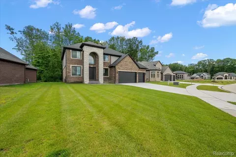 24318 Tullymore Dr, Macomb, MI 48042 photo 5
