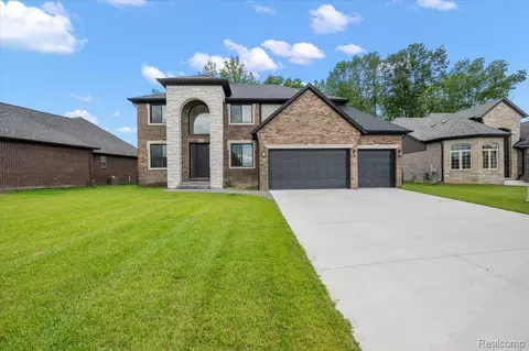 24318 Tullymore Dr, Macomb, MI 48042 photo 2