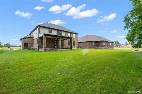 24318 Tullymore Dr, Macomb, MI 48042 photo 14