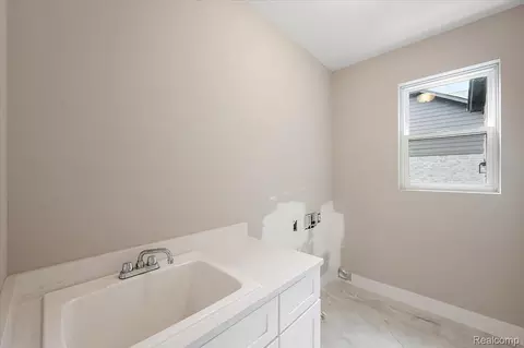 24318 Tullymore Dr, Macomb, MI 48042 photo 41