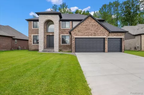 24318 Tullymore Dr, Macomb, MI 48042 photo 3
